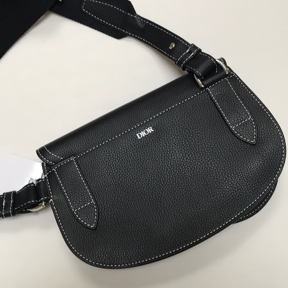 ✨BRAND NEW ✨💯% AUTHENTIC DIOR SADDLE MASSAGER BAG ( UNISEX ) - Picture 8 of 9